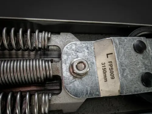 Novoferm horizontale trekveer met metalen rolhouder